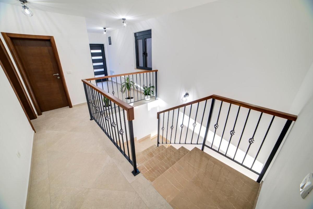 Villa Jelena With Private Pool - Lapcici Budva Eksteriør bilde