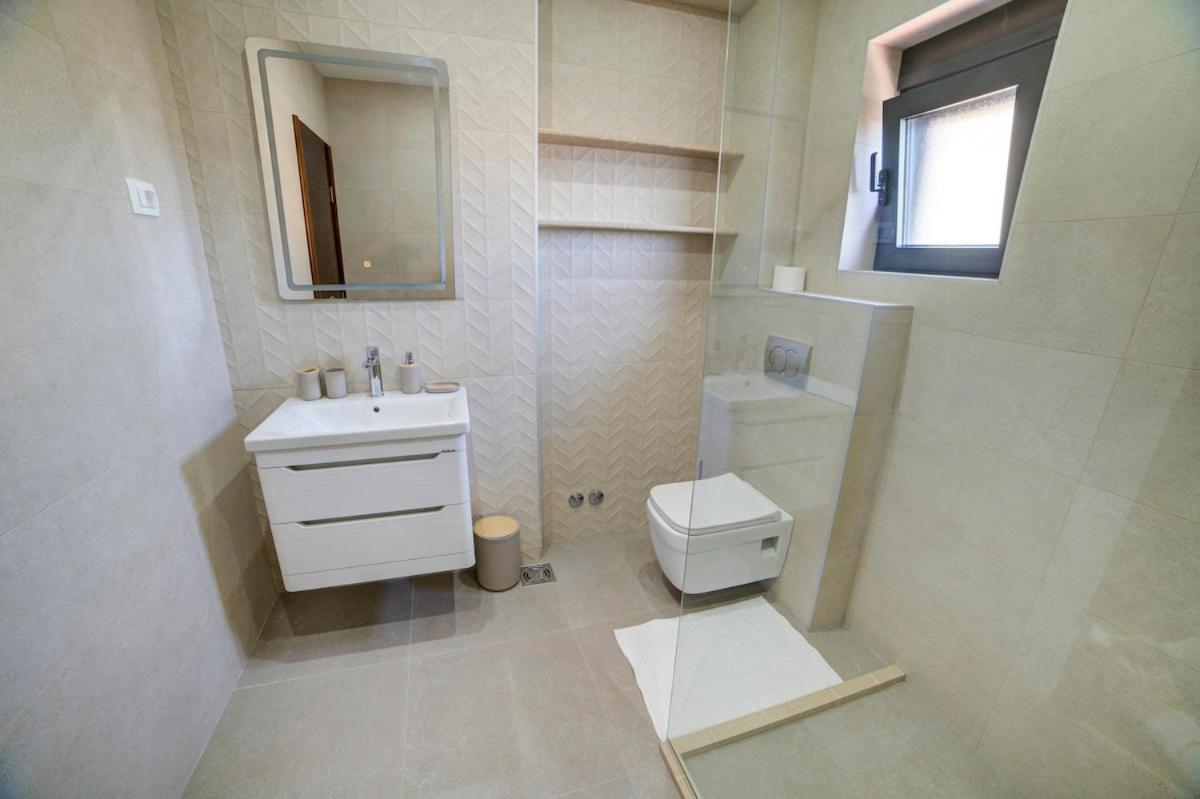 Villa Jelena With Private Pool - Lapcici Budva Eksteriør bilde